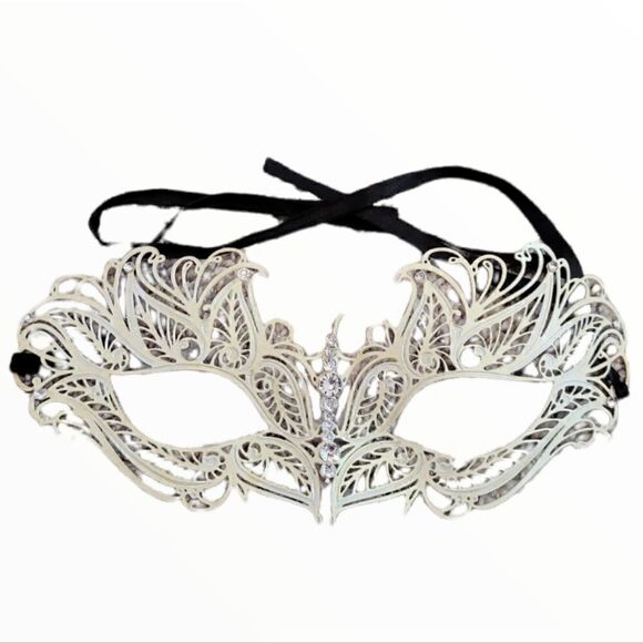 EC LAZER CUT BUTTERFLY MASQUERADE MASK W/ RHINESTONES - Picture 1 of 4